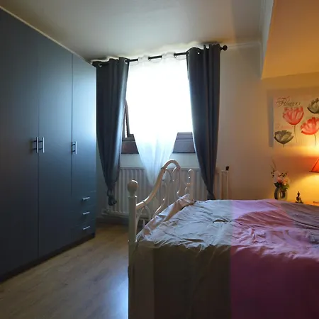 Retreat Near Forest, Cleaning Included بيت للعطل وايمس